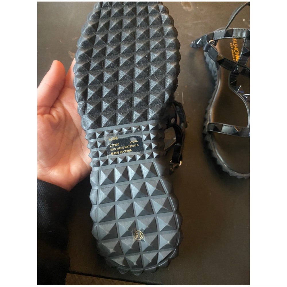 Fashion Nova Lookin’ Sharp Sandals Size 6.5 - Picture 6 of 6